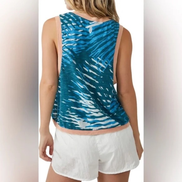 FREE PEOPLE love crop TANK - Picture 2 of 8